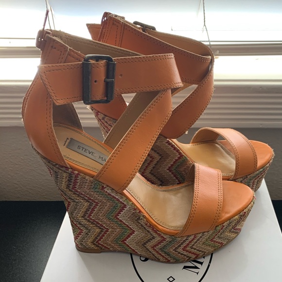 Steve Madden colorful wedges size 7. - Picture 2 of 4